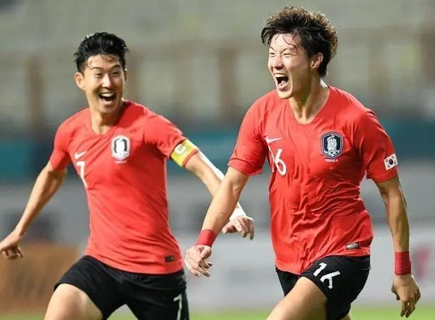 7战4胜2平1负，埃迪-豪上任后纽卡在联赛中只输给曼联1次（埃迪-豪上任后，纽卡联赛对曼联仅负一场：近7战4胜2平1负）